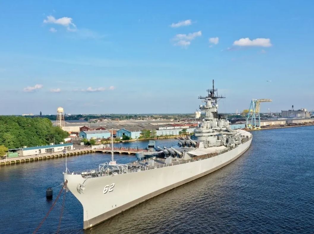 Battleship New Jersey Departs Camden